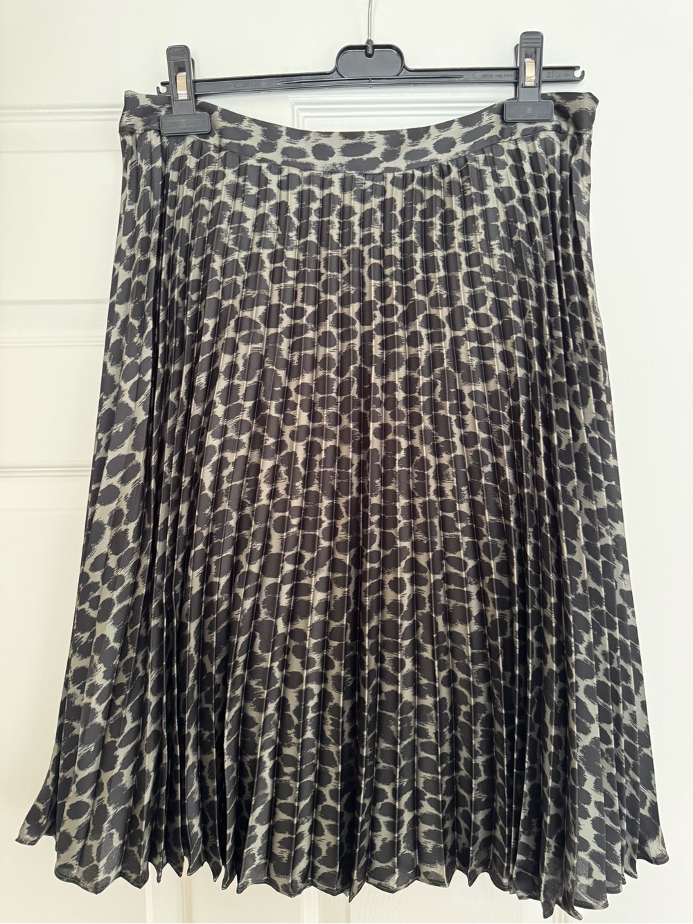 Banana Republic Leopard Print A-Line Pleated Skirt